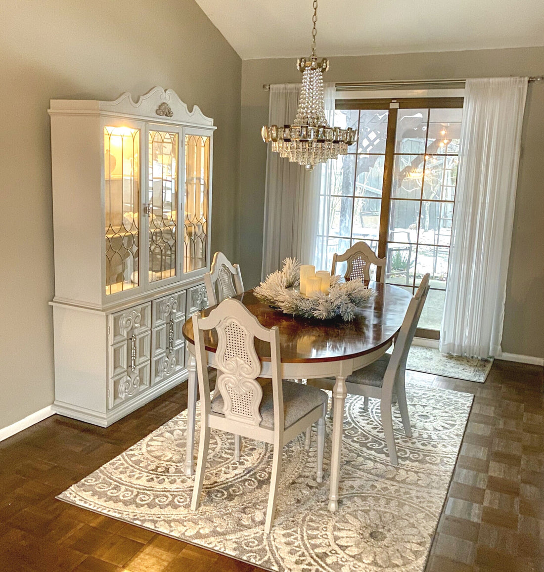 How to Refurbish an Old Dining Table Set